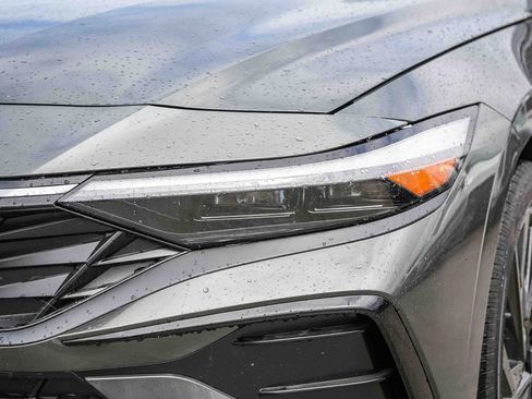 New 2026 Hyundai Elantra SEL Sport Premium FWD image 4