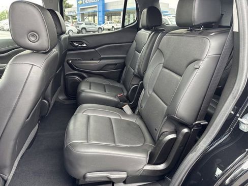 Used 2023 GMC Acadia SLT image 11