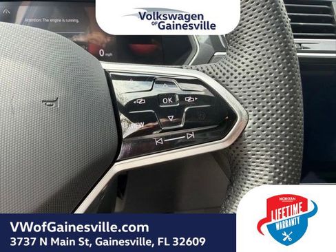 Used 2024 Volkswagen Tiguan SE R-Line AWD/4WD image 24