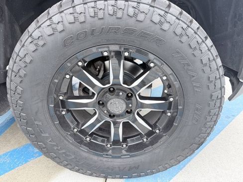 Used 2017 RAM 1500 Laramie image 26