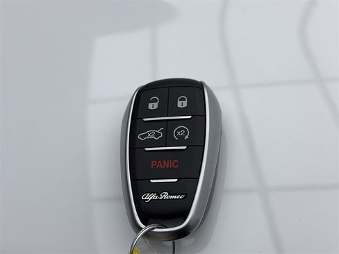 New 2024 Alfa Romeo Tonale Ti image 60