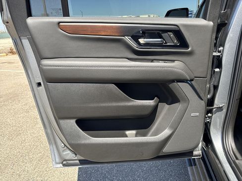 New 2026 GMC Yukon XL Denali w/ Denali Reserve Package AWD/4WD image 23