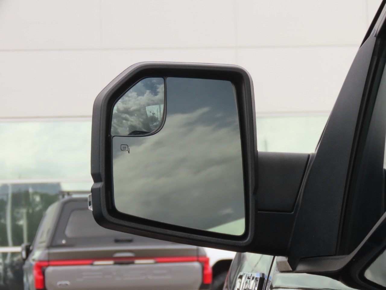 Used 2019 Ford F150 XLT w/ Equipment Group 301A Mid AWD/4WD image 17