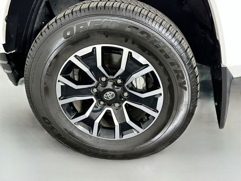 Certified 2023 Toyota Tacoma TRD Sport AWD/4WD image 29