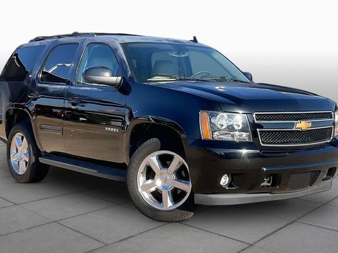 Used 2013 Chevrolet Tahoe LT w/ Luxury Package AWD/4WD image 4