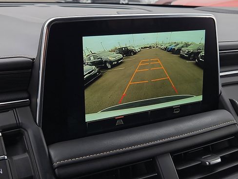 Certified 2024 GMC Yukon XL SLT image 17