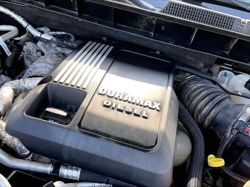 Used 2022 Chevrolet Silverado 1500 LTZ AWD/4WD image 29