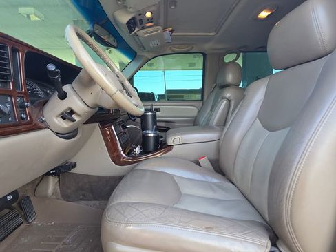 Used 2003 GMC Yukon XL Denali image 11