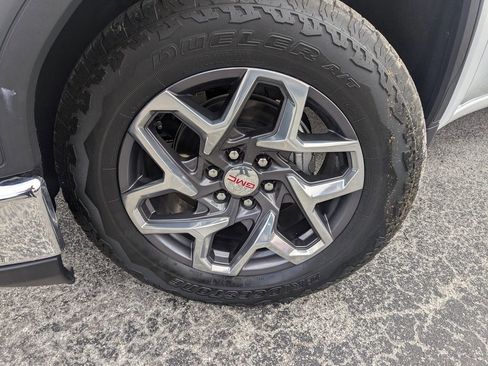 Certified 2023 GMC Sierra 1500 SLT w/ SLT Convenience Package image 31