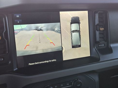 Used 2022 Ford Bronco Badlands image 12