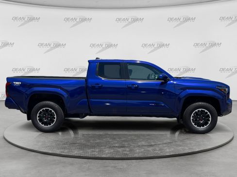 Used 2024 Toyota Tacoma TRD Sport AWD/4WD image 8
