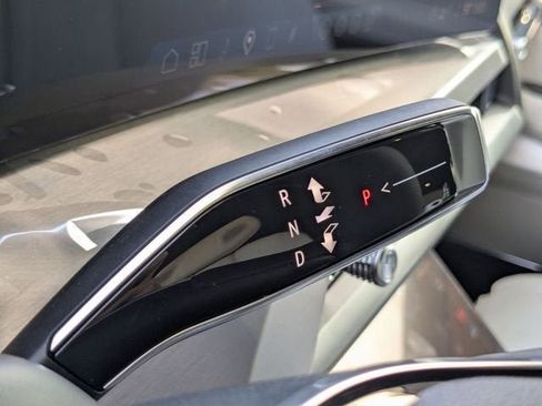 New 2026 Cadillac Vistiq Luxury image 22