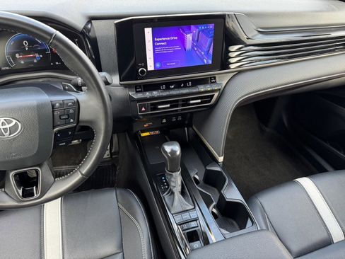 Used 2025 Toyota Camry SE FWD image 52