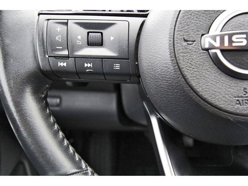 Used 2022 Nissan Pathfinder SV image 8