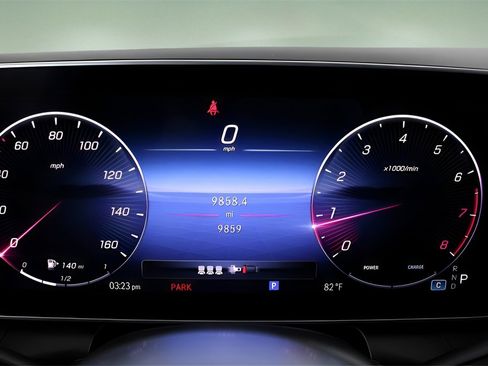 Used 2024 Mercedes-Benz GLC 300 4MATIC image 23