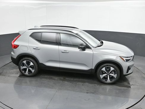 New 2026 Volvo XC40 B5 Plus w/ Protection Package Premier image 32