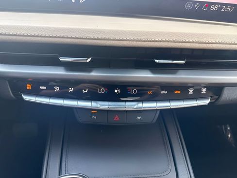 Used 2024 Cadillac XT4 Luxury FWD image 22