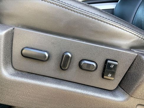 Used 2013 Ford F150 Platinum RWD image 31
