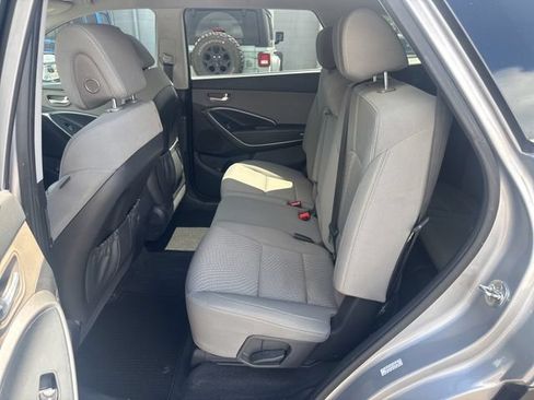 Used 2019 Hyundai Santa Fe XL SE FWD image 10