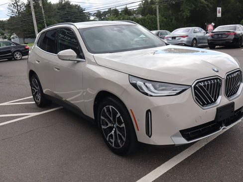Used 2025 BMW X3 xDrive30i w/ Premium Package AWD/4WD image 4