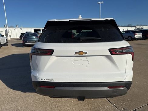 New 2026 Chevrolet Equinox LT image 4