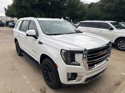 Used 2023 GMC Yukon SLT w/ SLT Luxury Package RWD image 2