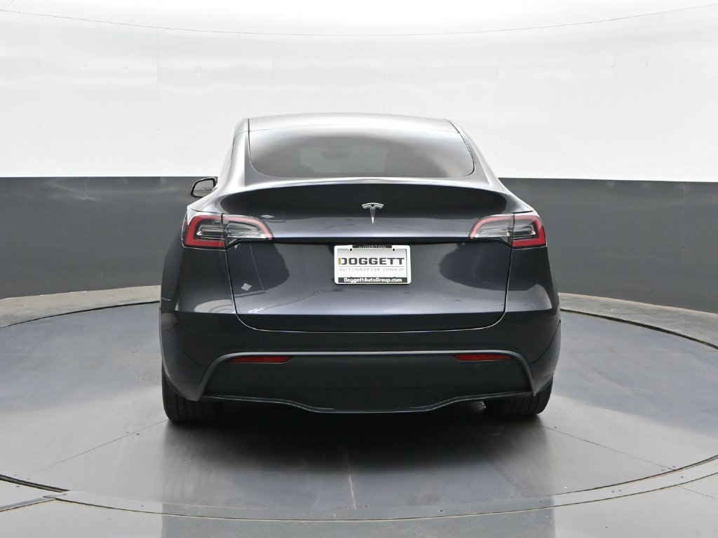 Used 2024 Tesla Model Y Long Range RWD image 8