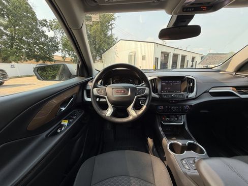Used 2020 GMC Terrain SLE w/ Driver Convenience Package FWD image 2