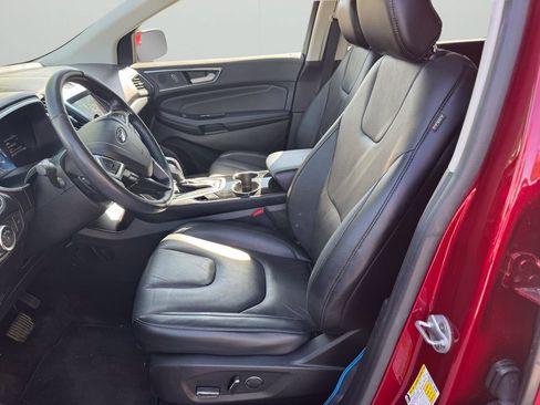 Used 2018 Ford Edge Titanium w/ Technology Package AWD/4WD image 13