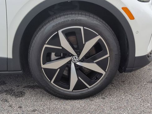 Used 2023 Volkswagen ID.4 Pro S image 19