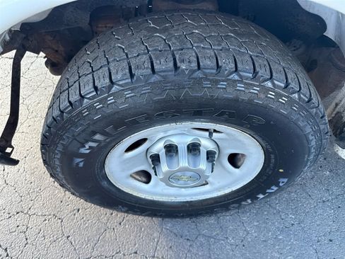 Used 2012 Chevrolet Express 2500 image 11