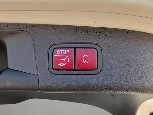 Used 2025 Mercedes-Benz GLA 250 image 14