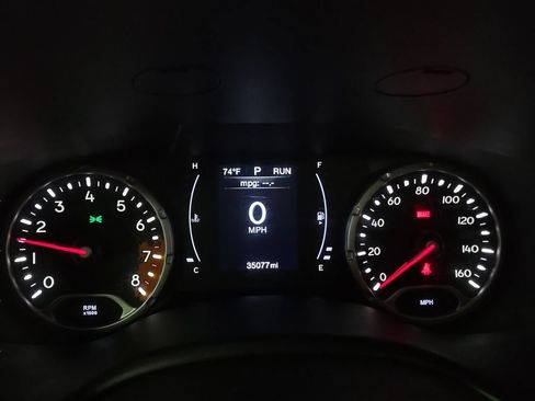 Used 2017 Jeep Renegade Latitude AWD/4WD image 19