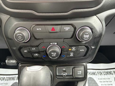 Used 2020 Jeep Renegade Sport image 25