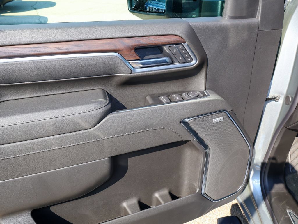 New 2026 GMC Sierra 2500 SLT w/ SLT Premium Package AWD/4WD image 11