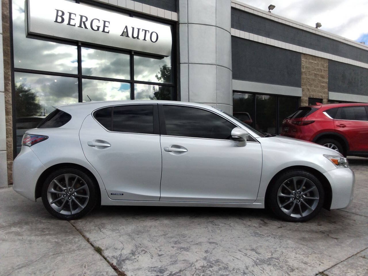 Used 2013 Lexus CT 200h w/ Premium Pkg w/Navigation FWD image 6