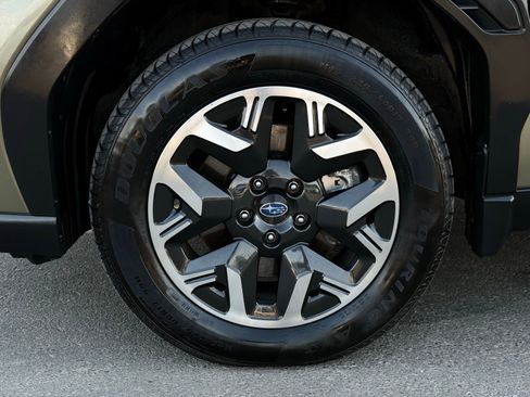 Used 2025 Subaru Forester Premium AWD/4WD image 4