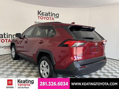 Used 2021 Toyota RAV4 LE FWD image 7