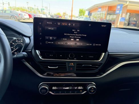 Used 2025 Nissan Altima 2.5 SR w/ SR Premium Package AWD/4WD image 20