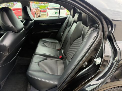 Used 2021 Toyota Camry SE FWD image 20