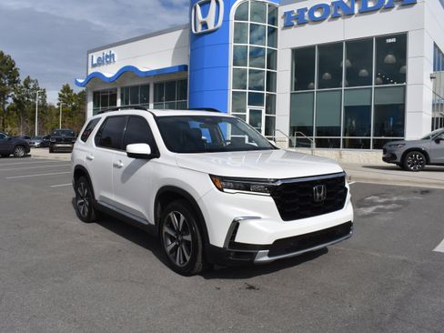 Certified 2023 Honda Pilot Elite image 1