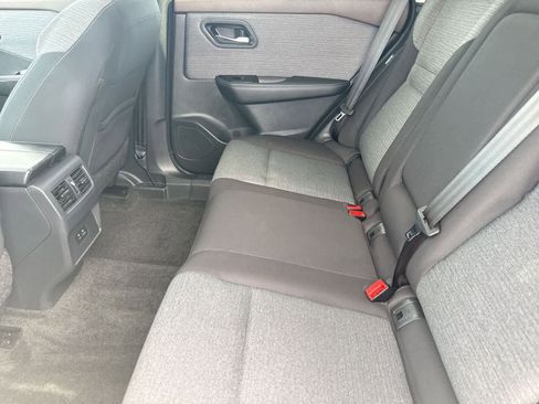 Used 2023 Nissan Rogue SV image 14