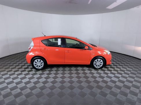 Used 2014 Toyota Prius C One image 9