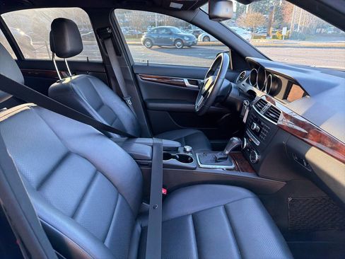 Used 2013 Mercedes-Benz C 250 Sedan image 14