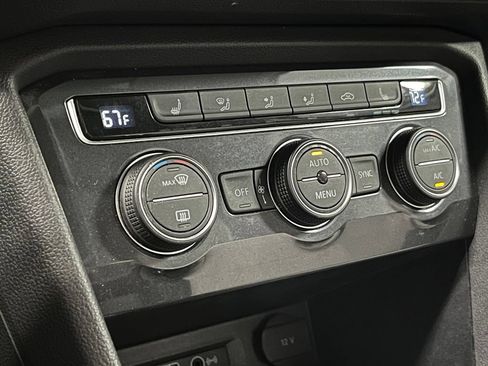 Used 2019 Volkswagen Tiguan SE AWD/4WD image 11