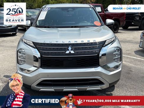 Used 2023 Mitsubishi Outlander SE FWD image 3
