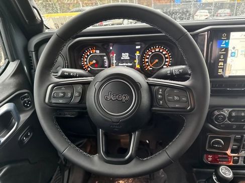 New 2026 Jeep Gladiator Mojave image 18