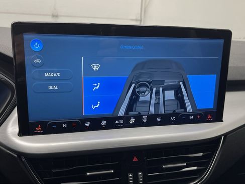 Certified 2024 Ford Escape Platinum image 20