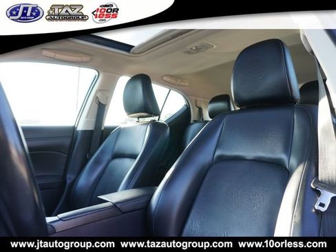 Used 2015 Lexus CT 200h w/ Navigation Package FWD image 17