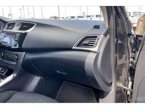 Used 2016 Nissan Sentra SR FWD image 18